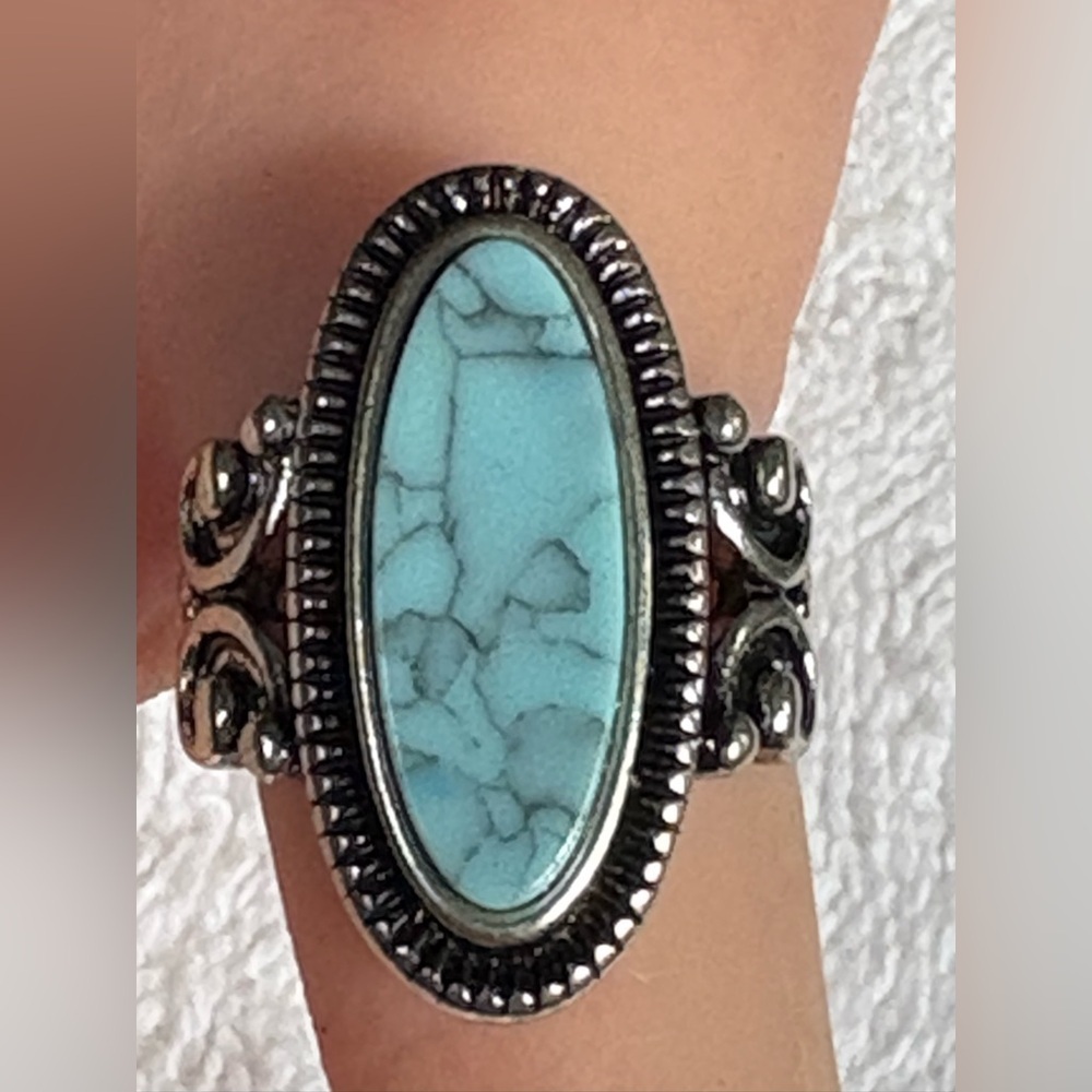 Vintage Style Turquoise & Silver Tone Ornate Statement Ring